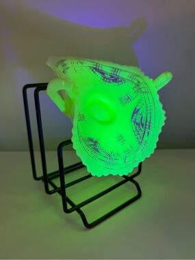 1911 Antique Fenton Custard Glass Prayer Rug Bon Bon Dish - Uranium glass